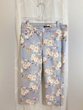 Nine West Women's |  Chrystie Capri | Floral Cropped Jeans | Size 10 👖🌸